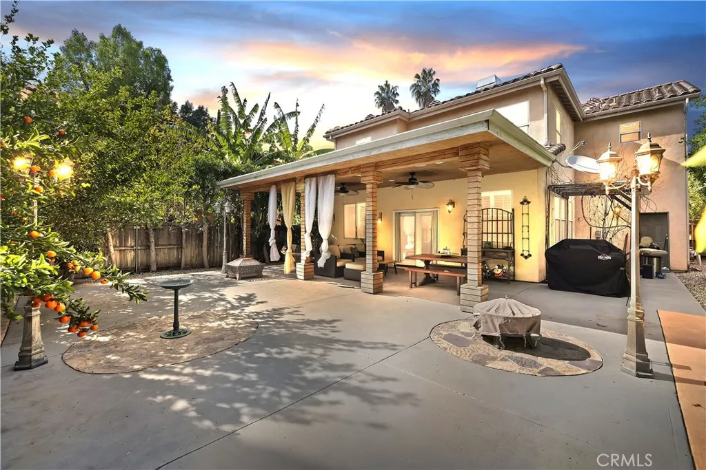 7242 Hesperia Avenue, Reseda, California 91335 home-pic-0