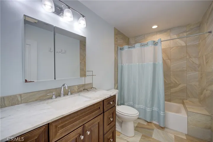1360 Laurel Lane 2, San Luis Obispo, California 93401