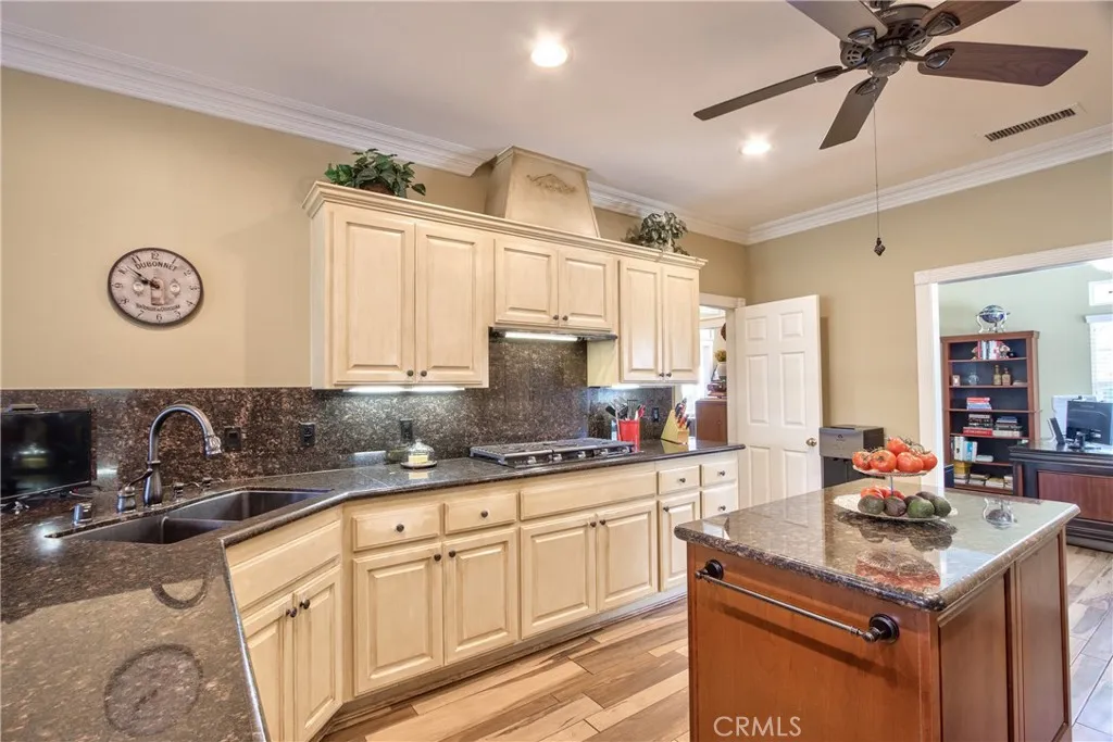 41548 Hutchison Court, Murrieta, California 92562 home-pic-30