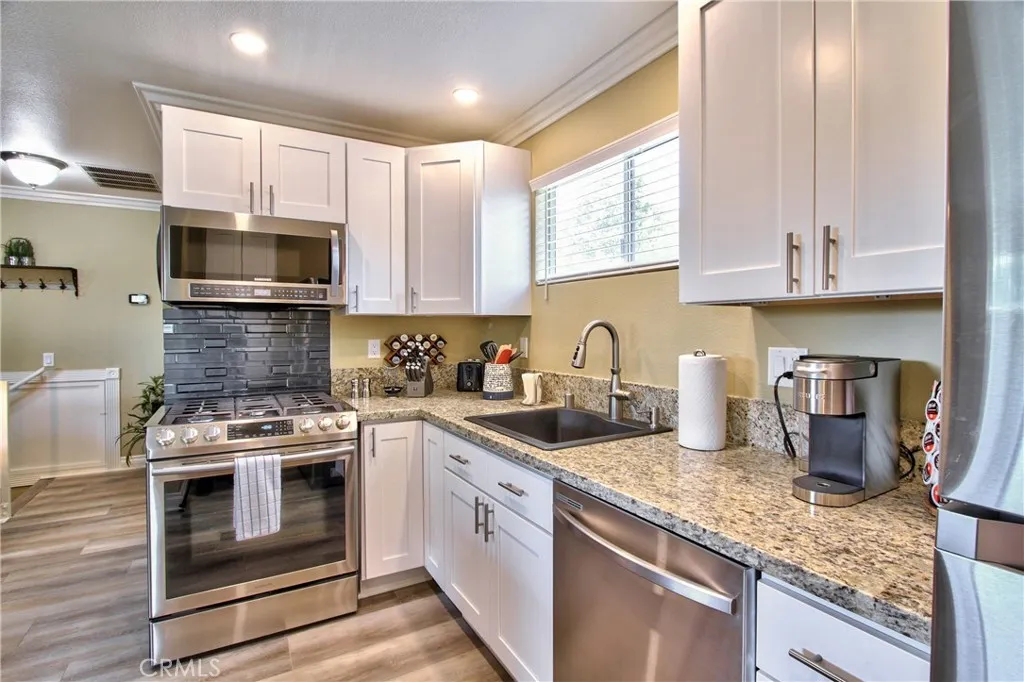 41548 Hutchison Court, Murrieta, California 92562 home-pic-64