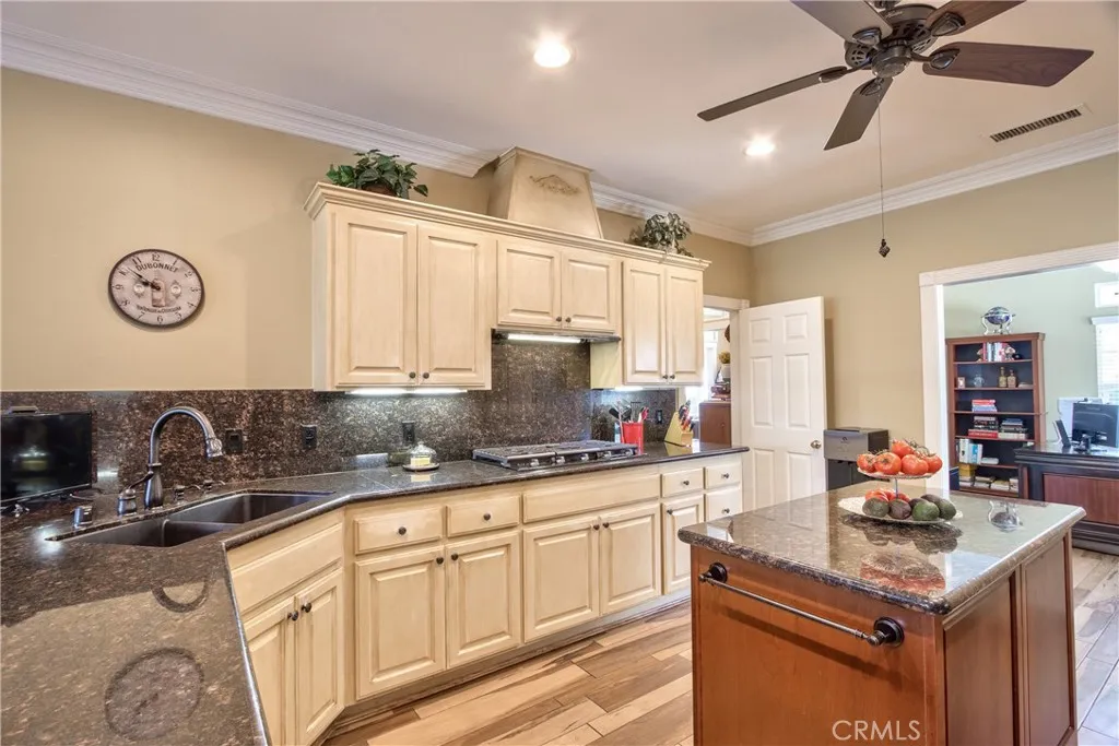 41548 Hutchison Court, Murrieta, California 92562 home-pic-31