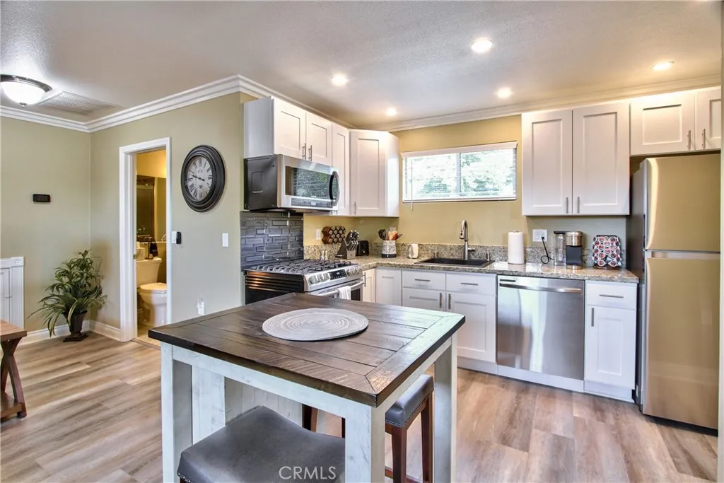 41548 Hutchison Court, Murrieta, California 92562 home-pic-63