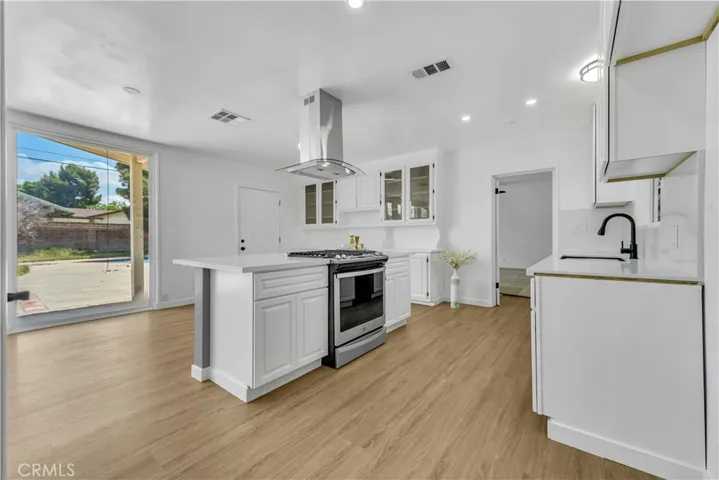 44546 E 3rd Street E, Lancaster, California 93535