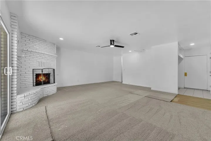 44546 E 3rd Street E, Lancaster, California 93535