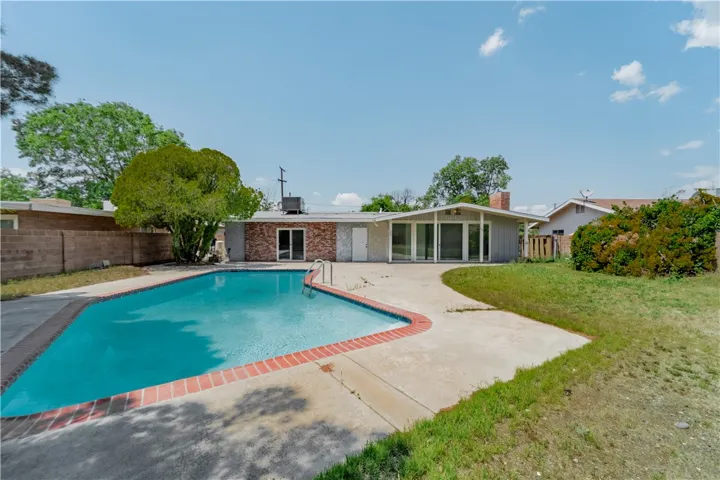 44546 E 3rd Street E, Lancaster, California 93535
