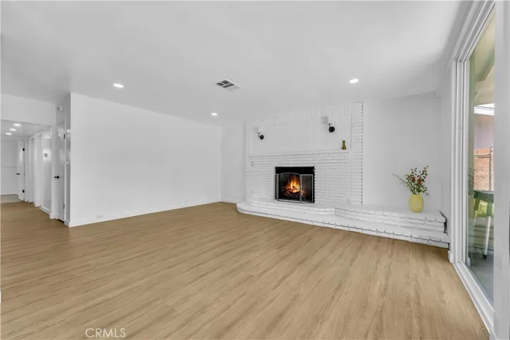 44546 E 3rd Street E, Lancaster, California 93535