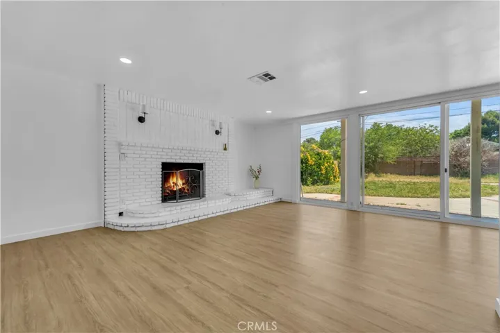44546 E 3rd Street E, Lancaster, California 93535