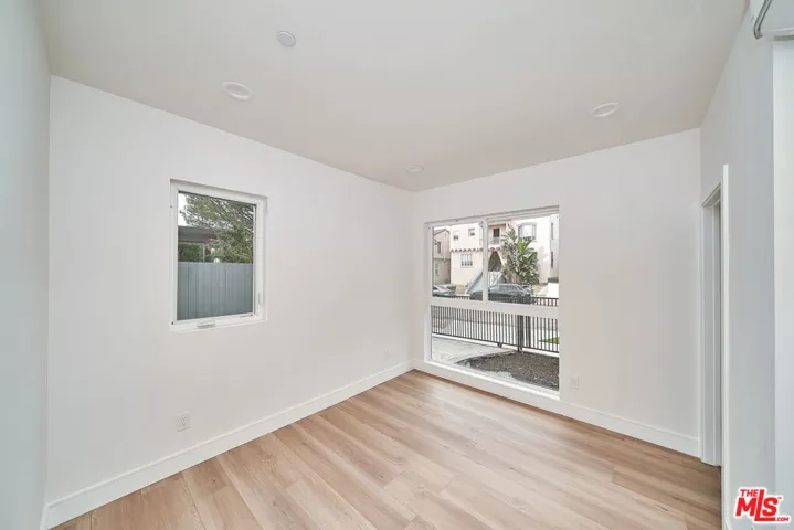 1108 Queen Anne Place 1108, Los Angeles, California 90019