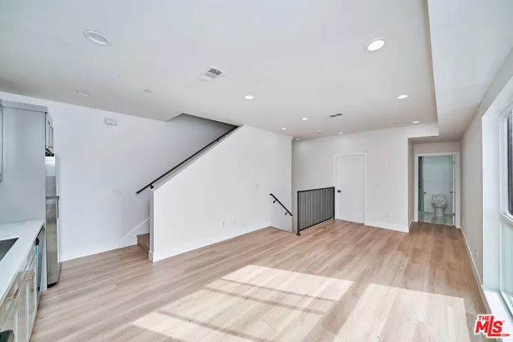 1108 Queen Anne Place 1108, Los Angeles, California 90019