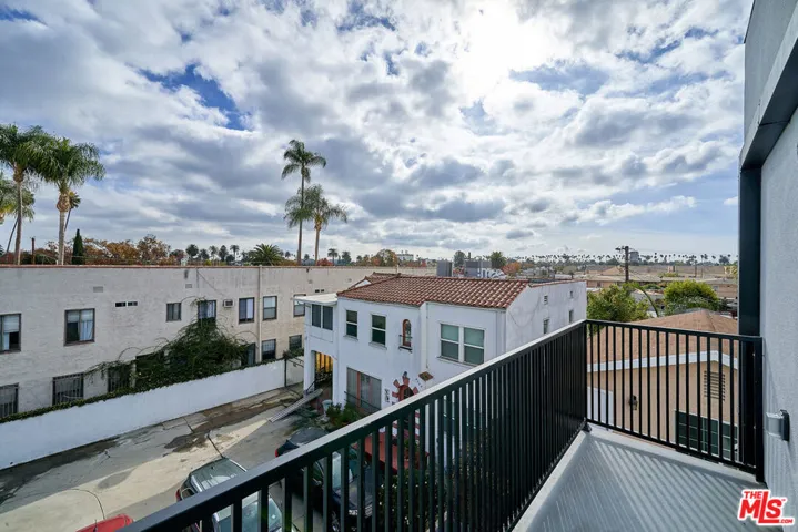 1108 Queen Anne Place 1108, Los Angeles, California 90019