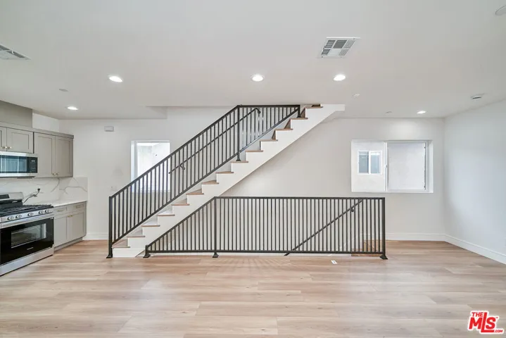 1108 Queen Anne Place 1108, Los Angeles, California 90019