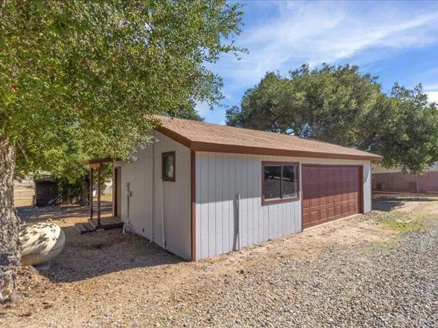 Detached Garage