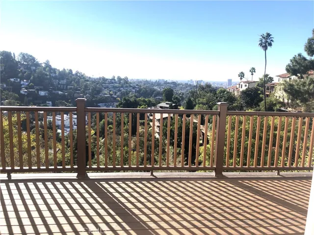 2204 Ronda Vista Drive, Los Feliz, California 90027