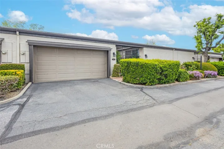 Front/Garage