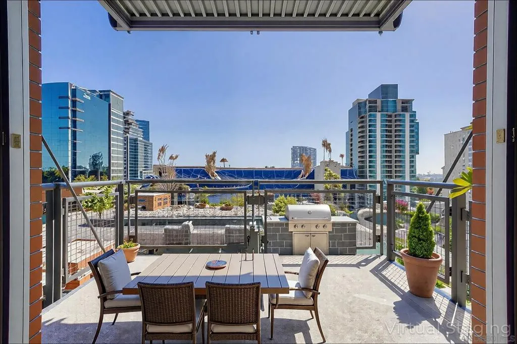 877 Island 807, San Diego, California 92101 home-pic-0