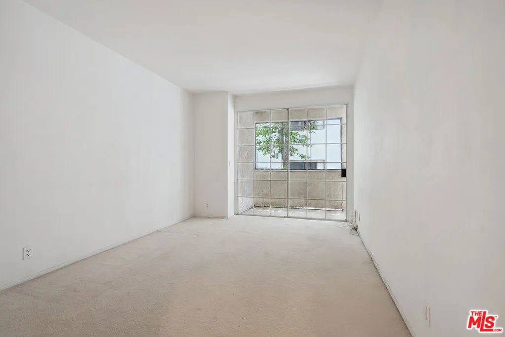 1433 Barry Avenue 103, Los Angeles, California 90025 home-pic-12