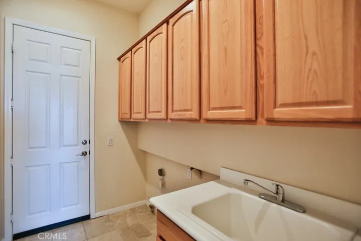 10280 Silverberry Street, Apple Valley, California 92308