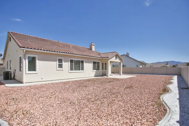 10280 Silverberry Street, Apple Valley, California 92308