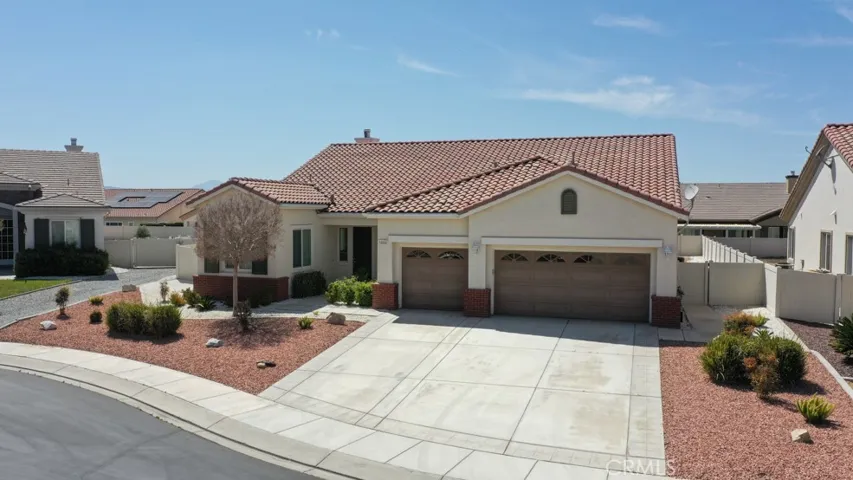10280 Silverberry Street, Apple Valley, California 92308