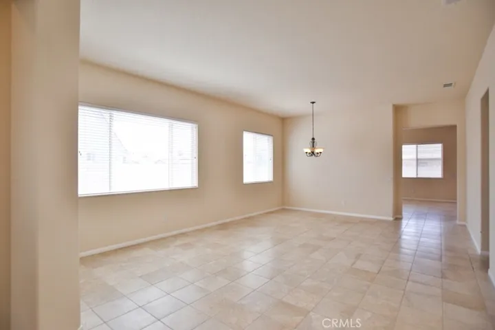 10280 Silverberry Street, Apple Valley, California 92308