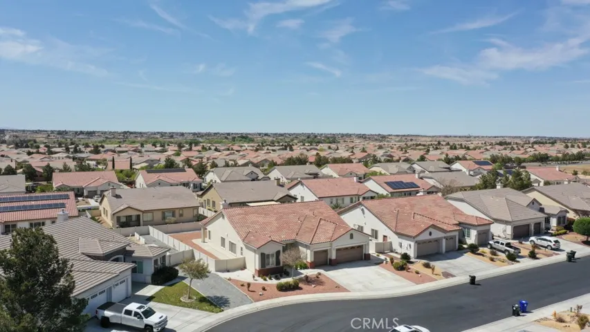 10280 Silverberry Street, Apple Valley, California 92308