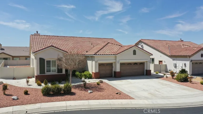 10280 Silverberry Street, Apple Valley, California 92308