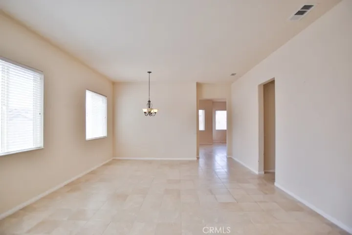 10280 Silverberry Street, Apple Valley, California 92308