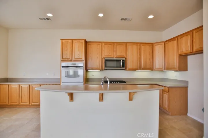 10280 Silverberry Street, Apple Valley, California 92308