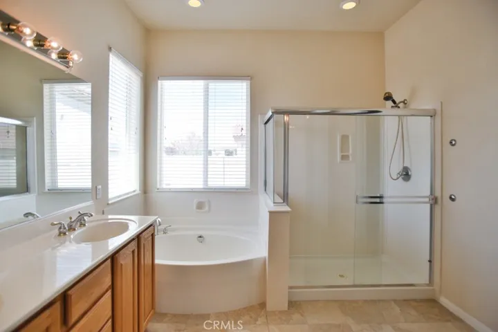 10280 Silverberry Street, Apple Valley, California 92308