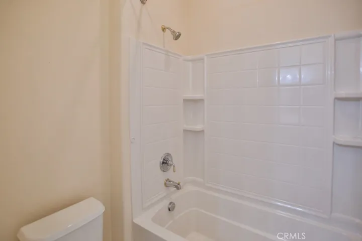 10280 Silverberry Street, Apple Valley, California 92308