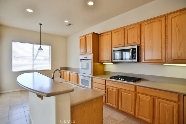 10280 Silverberry Street, Apple Valley, California 92308