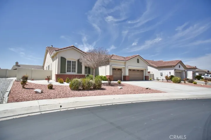 10280 Silverberry Street, Apple Valley, California 92308