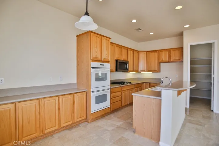 10280 Silverberry Street, Apple Valley, California 92308