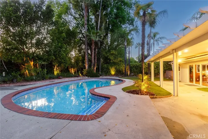 10231 Calvin Avenue, Northridge, California 91324