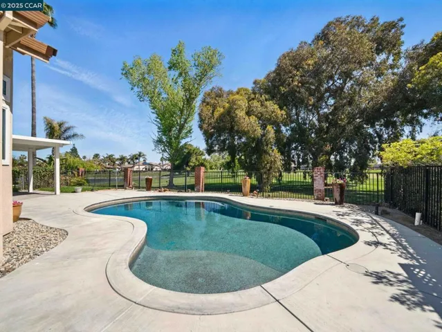 2145 Prestwick, Discovery Bay, California 94505