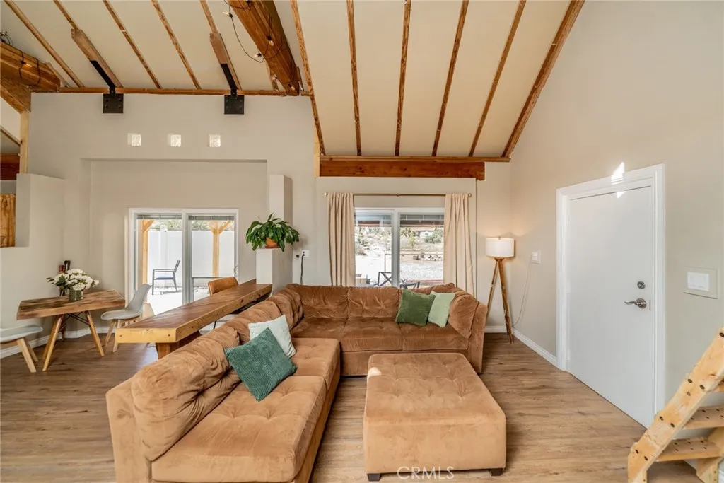 10022 Silver Rock Road, Pinon Hills, California 92372 home-pic-23