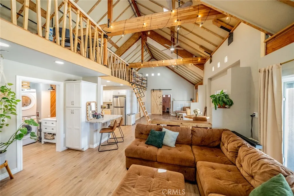 10022 Silver Rock Road, Pinon Hills, California 92372 home-pic-19