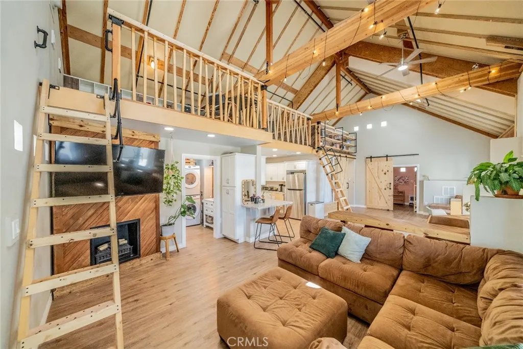 10022 Silver Rock Road, Pinon Hills, California 92372 home-pic-18