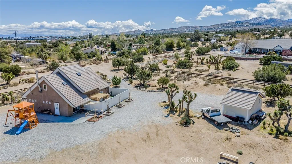 10022 Silver Rock Road, Pinon Hills, California 92372 home-pic-0