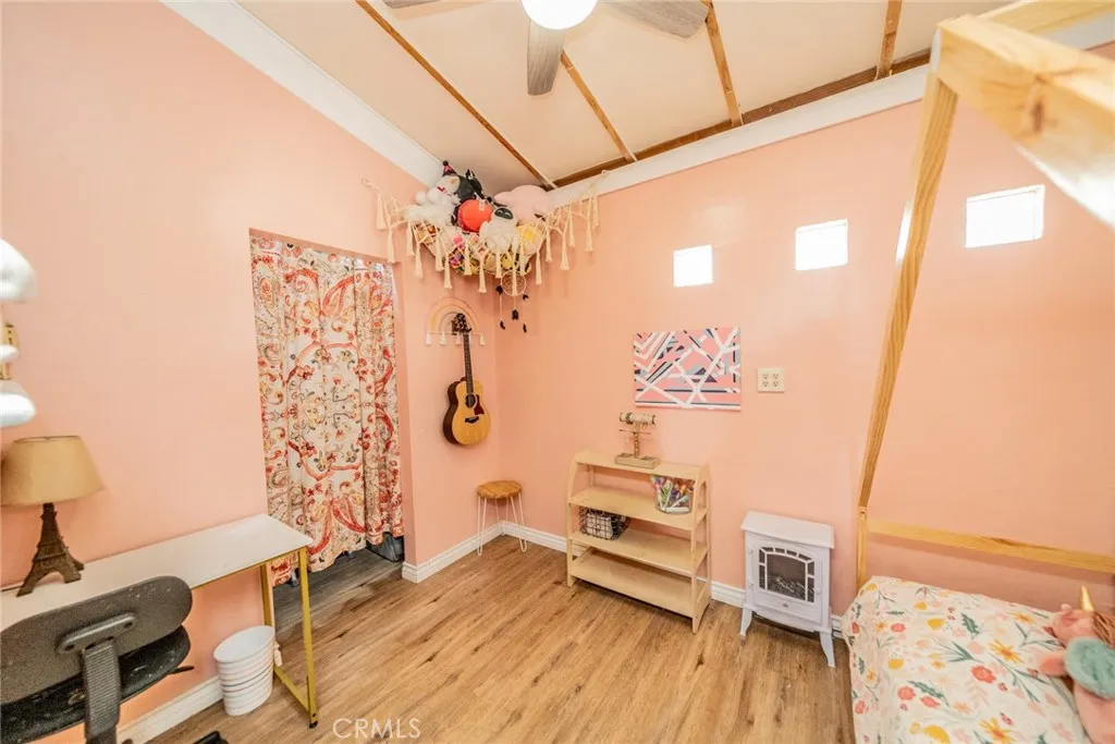 10022 Silver Rock Road, Pinon Hills, California 92372 home-pic-11