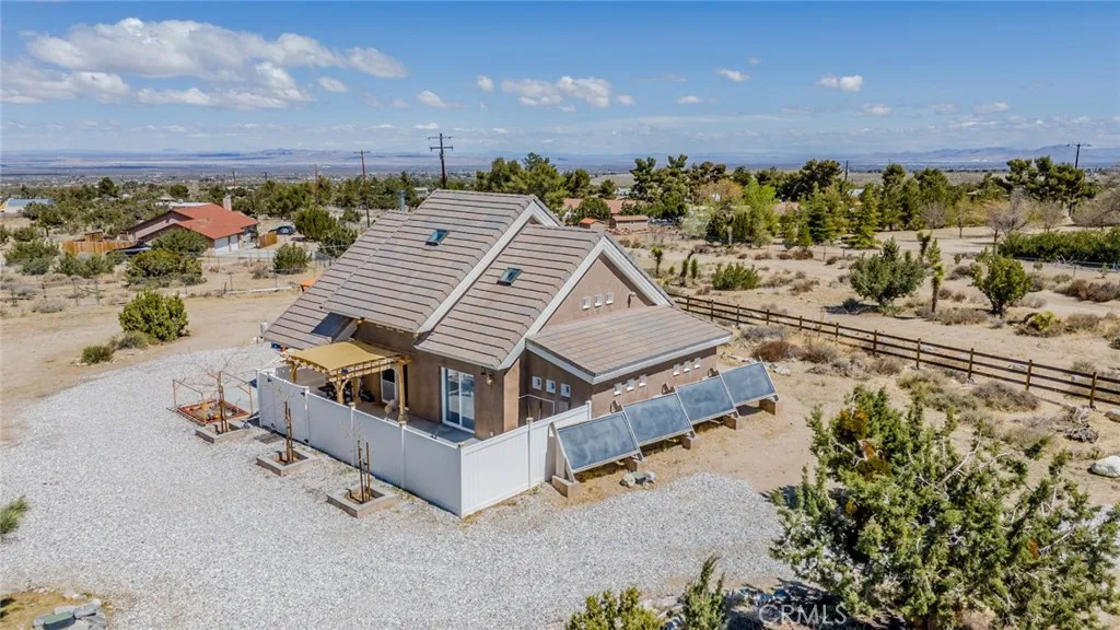 10022 Silver Rock Road, Pinon Hills, California 92372 home-pic-44