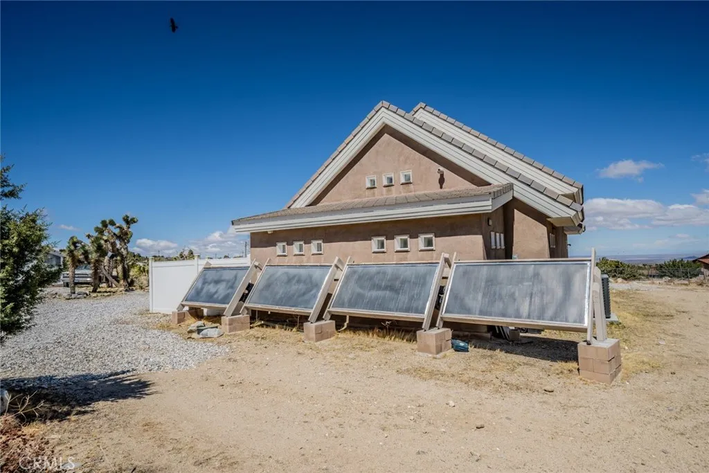 10022 Silver Rock Road, Pinon Hills, California 92372 home-pic-45