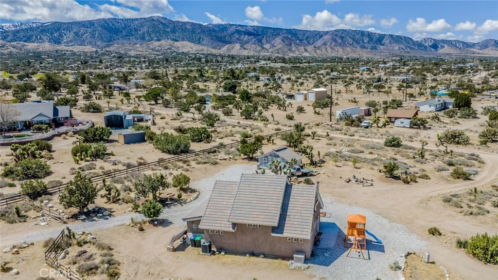 10022 Silver Rock Road, Pinon Hills, California 92372 home-pic-36