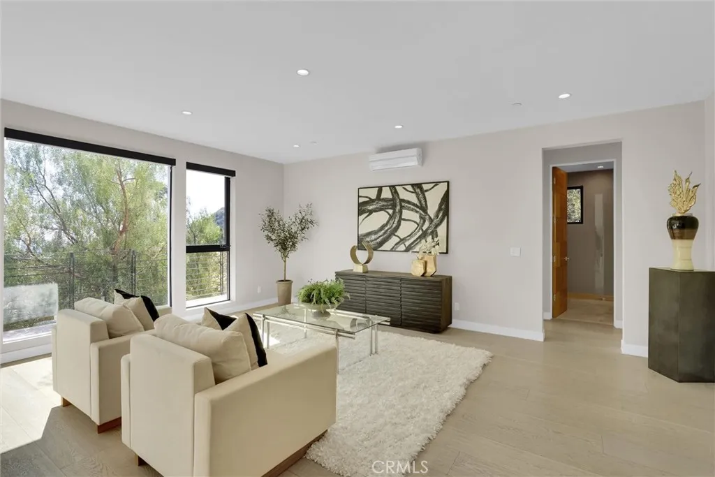 2341 Zorada Court, Los Angeles, California 90046 home-pic-57