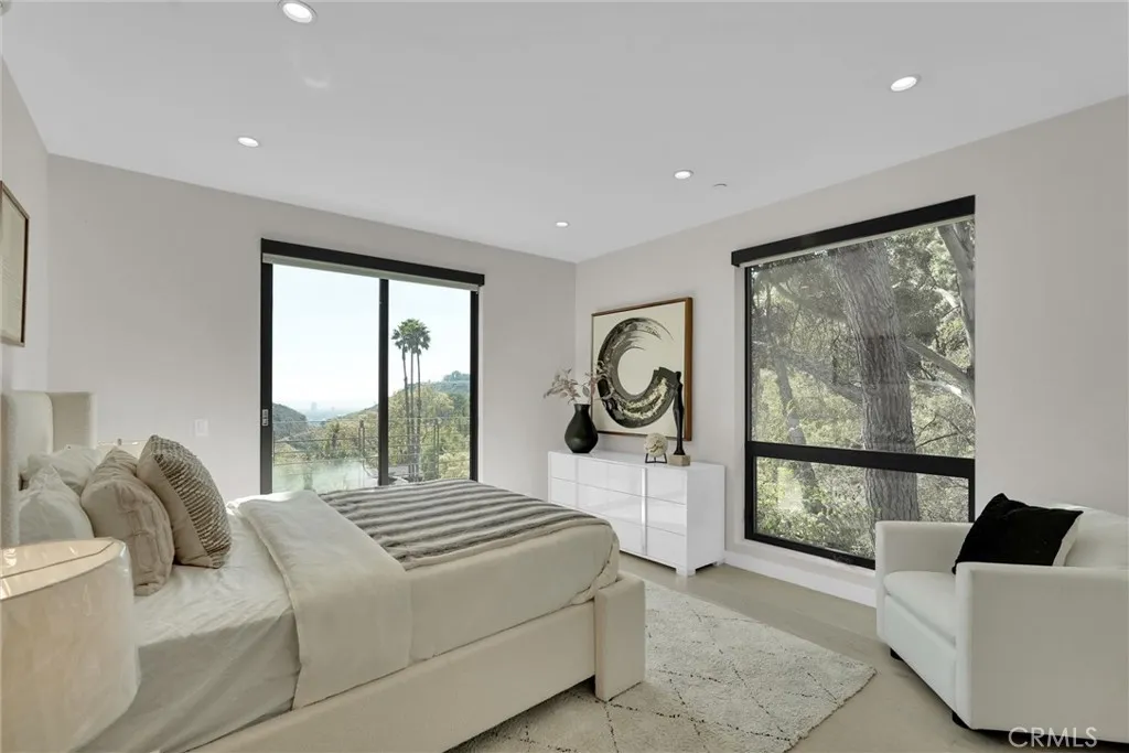 2341 Zorada Court, Los Angeles, California 90046 home-pic-60