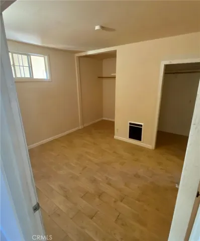 Unit B bathroom