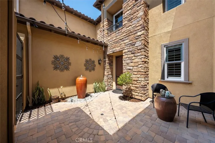 28360 Steel Lane, Valencia, California 91354