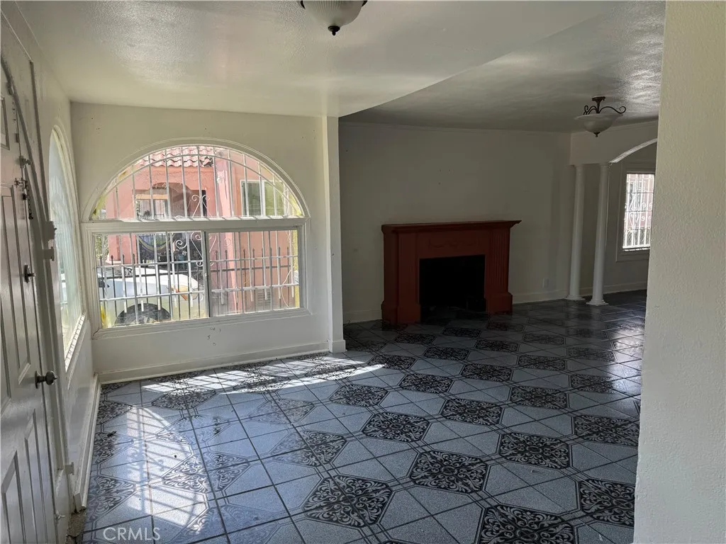 5819 4th Avenue 3, Los Angeles, California 90043 home-pic-11