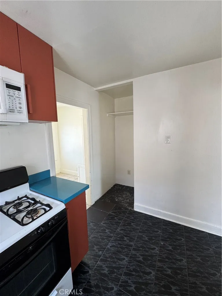 5819 4th Avenue 3, Los Angeles, California 90043 home-pic-21