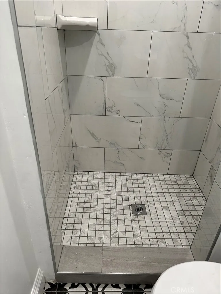 5819 4th Avenue 3, Los Angeles, California 90043 home-pic-6